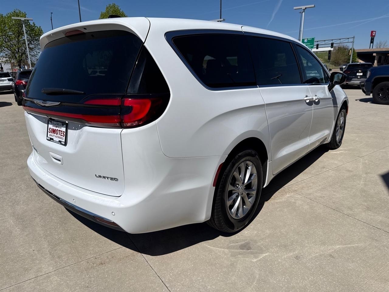Chrysler Pacifica Limited 2026