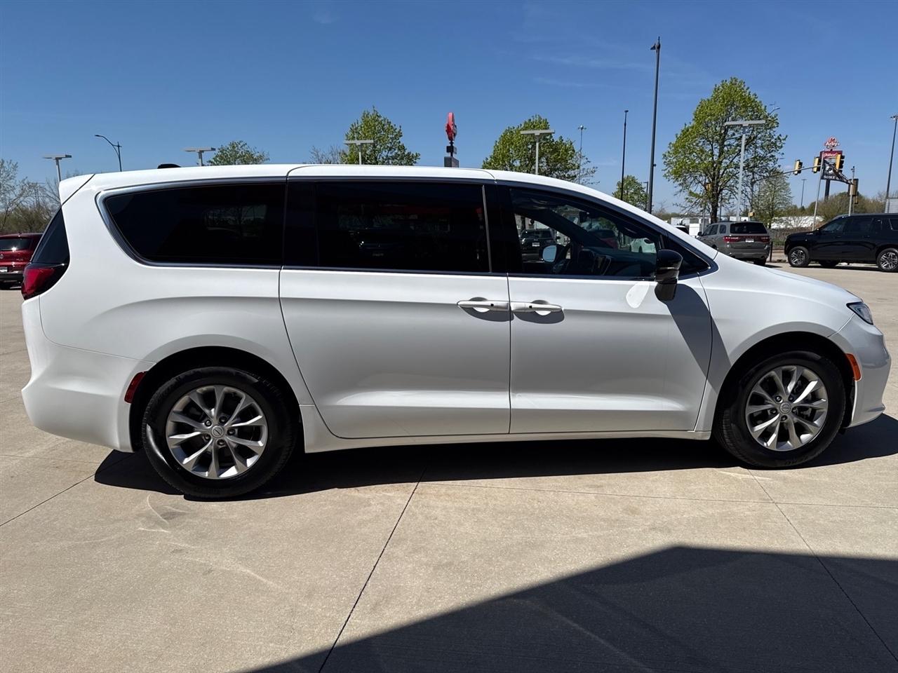 Chrysler Pacifica Limited 2026