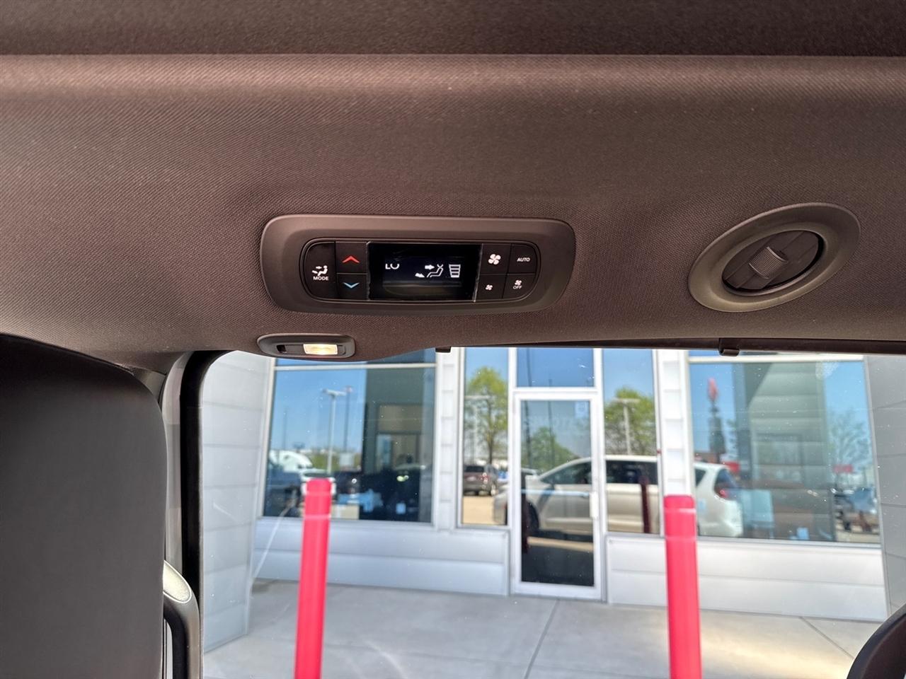 Chrysler Pacifica Limited 2026