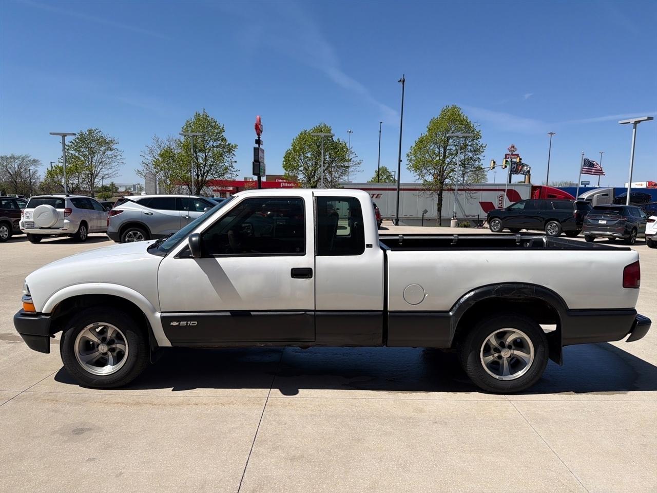 Chevrolet S10 Pickup LS Ext. Cab 2WD 2001