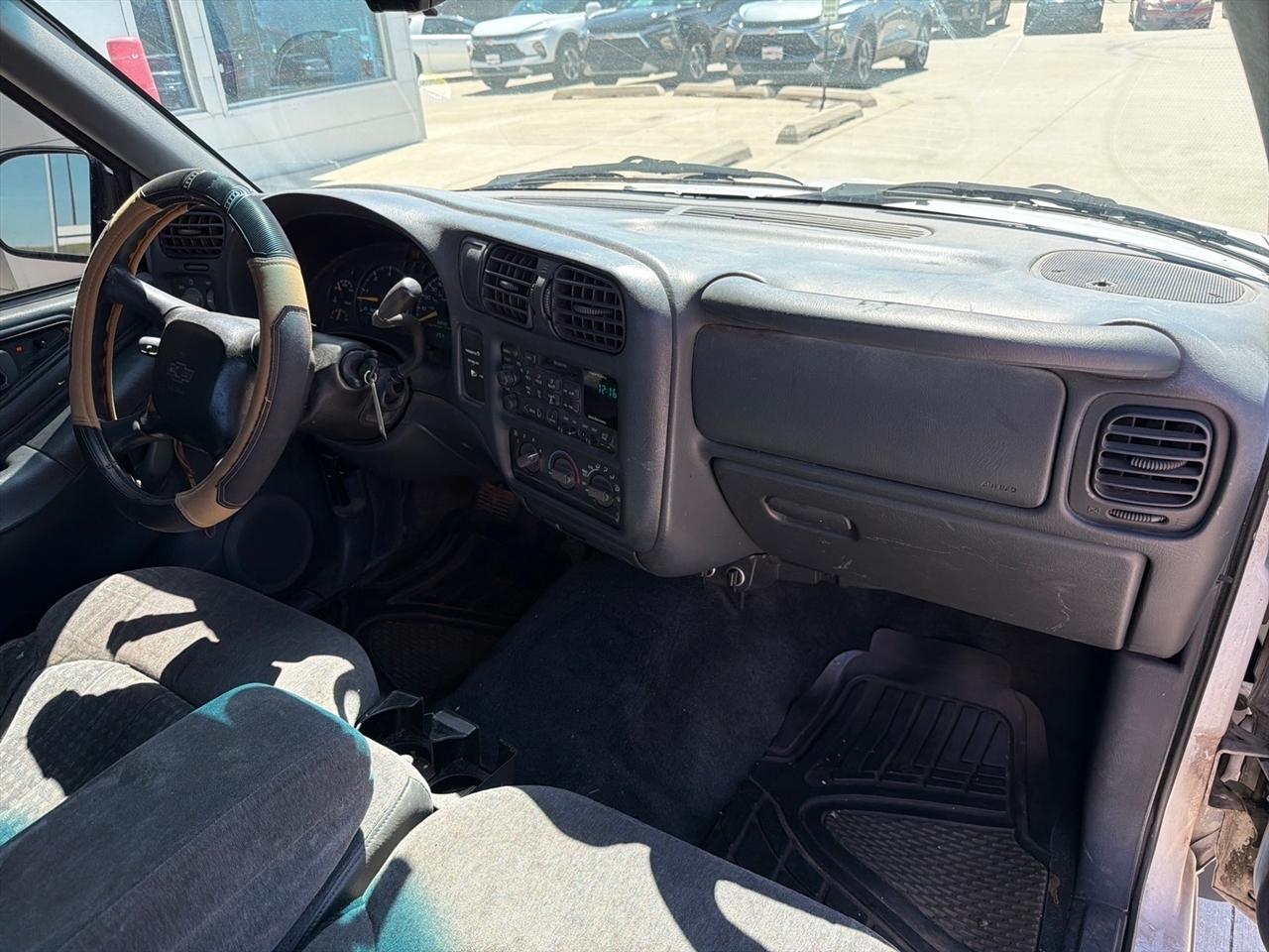 Chevrolet S10 Pickup LS Ext. Cab 2WD 2001