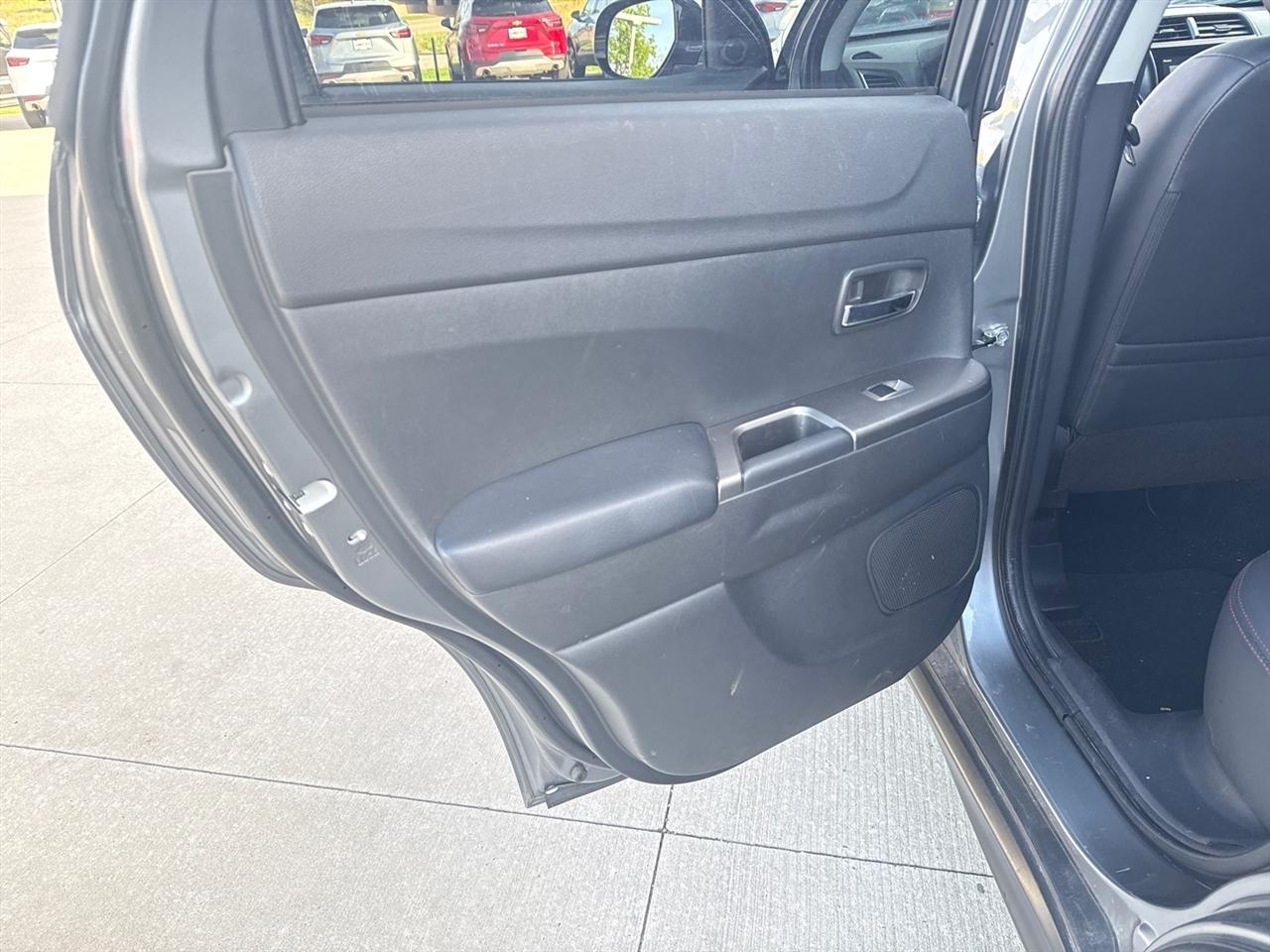 Mitsubishi Outlander Sport 2.0 ES 4WD 2025