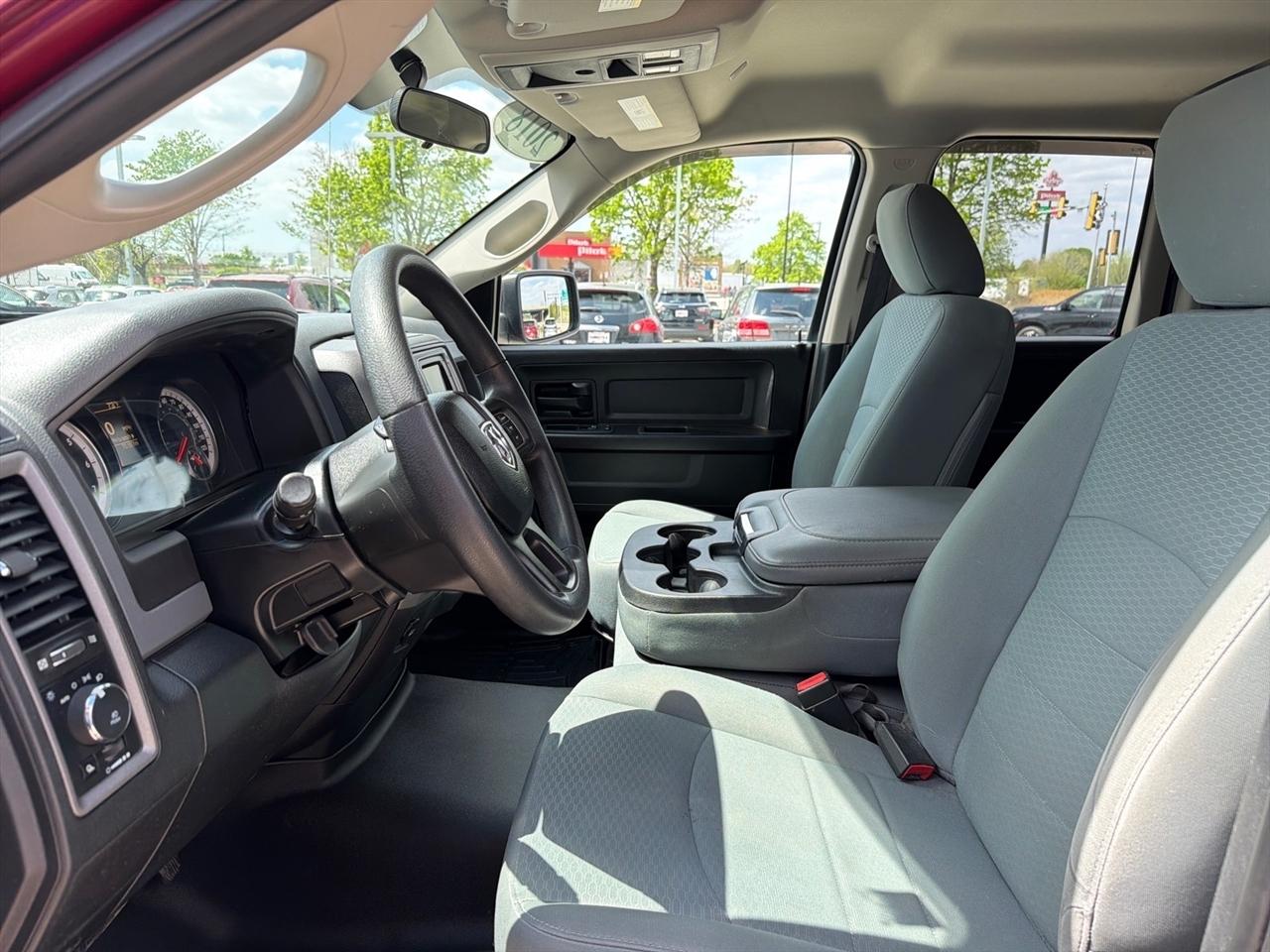 RAM 1500 Tradesman Quad Cab 4WD 2018