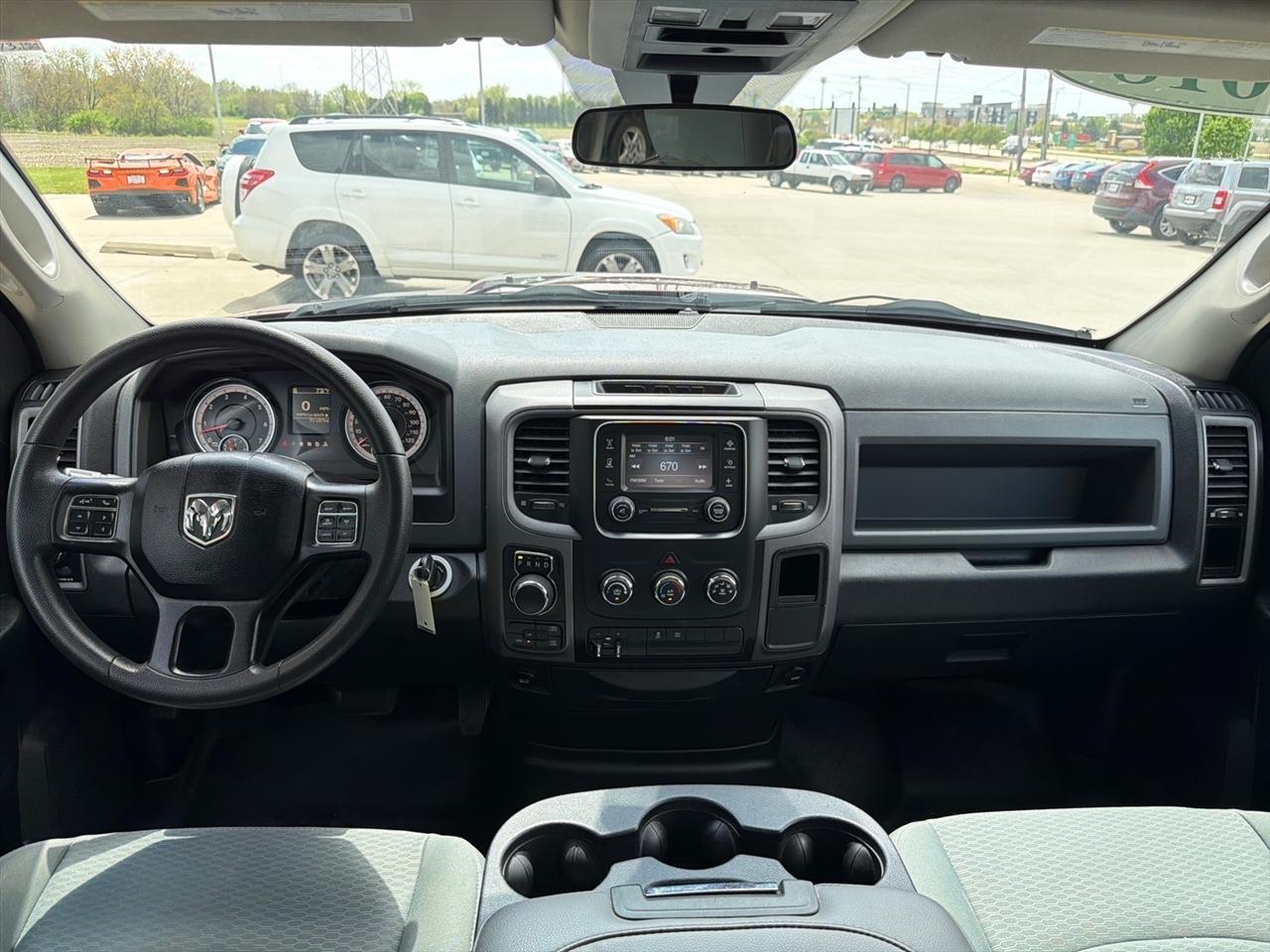 RAM 1500 Tradesman Quad Cab 4WD 2018