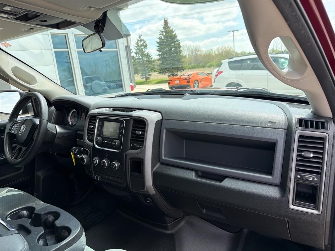 RAM 1500 Tradesman Quad Cab 4WD 2018