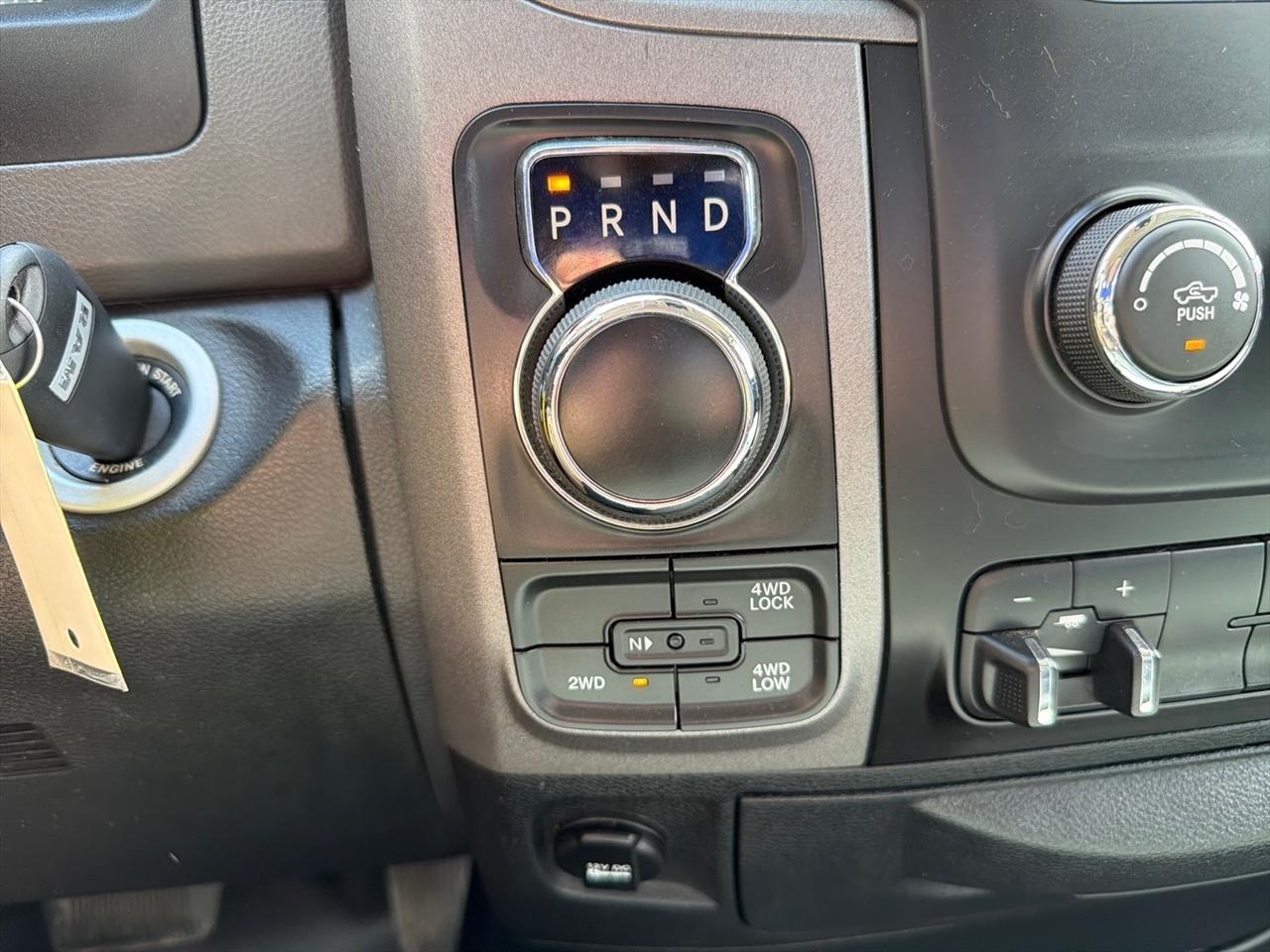 RAM 1500 Tradesman Quad Cab 4WD 2018