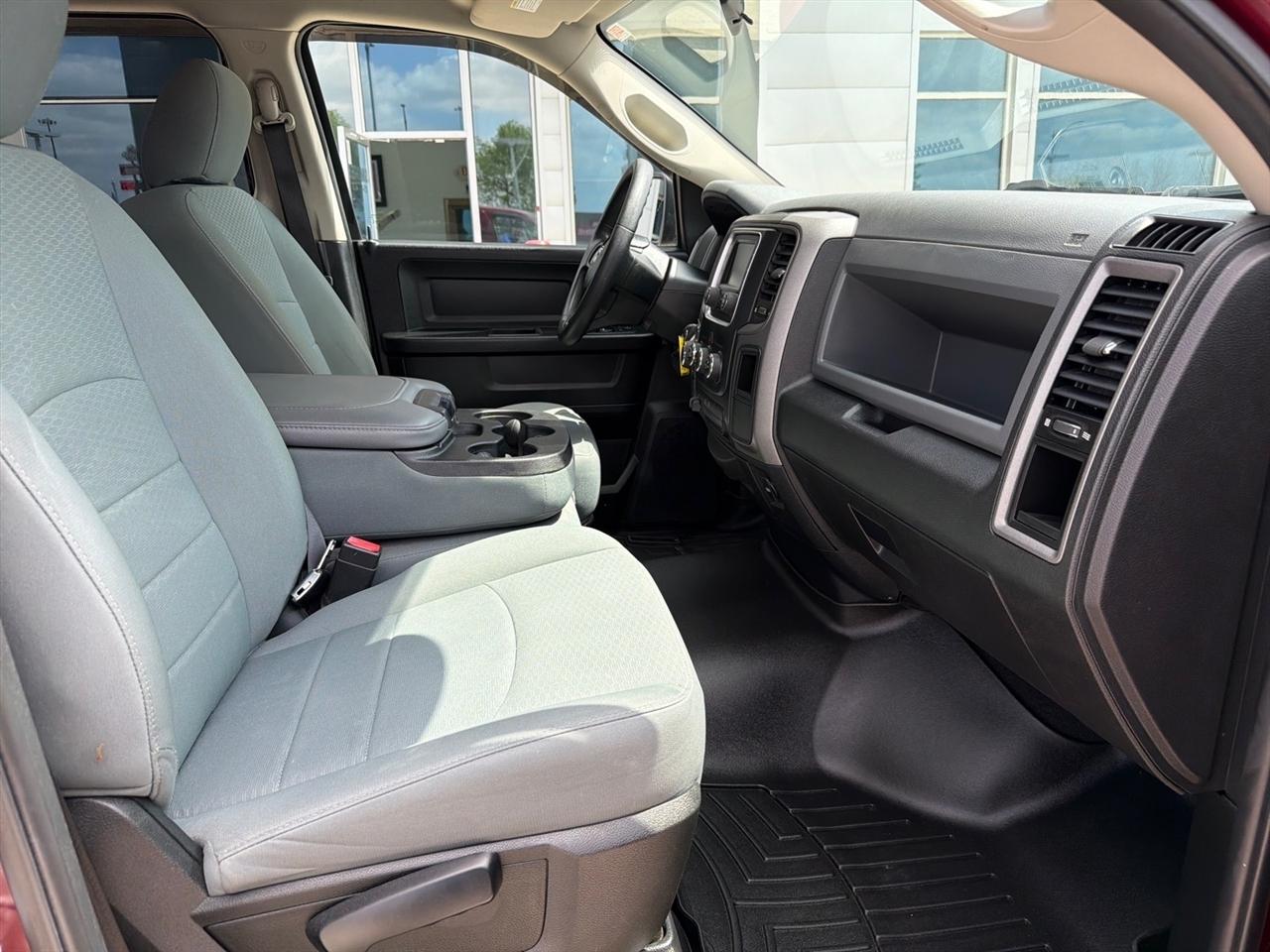 RAM 1500 Tradesman Quad Cab 4WD 2018