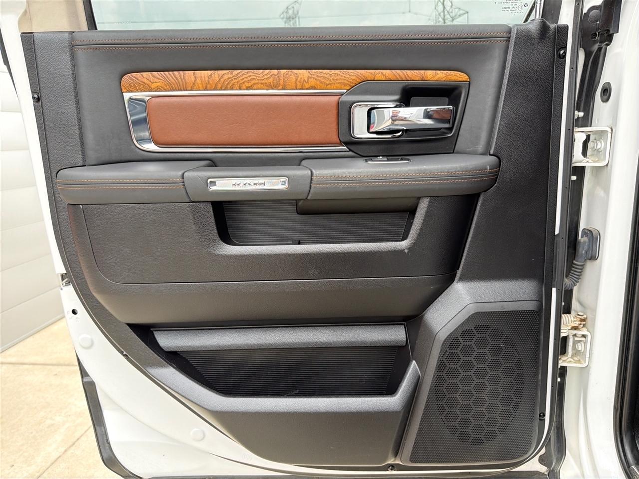 RAM 2500 Longhorn Crew Cab SWB 4WD 2014