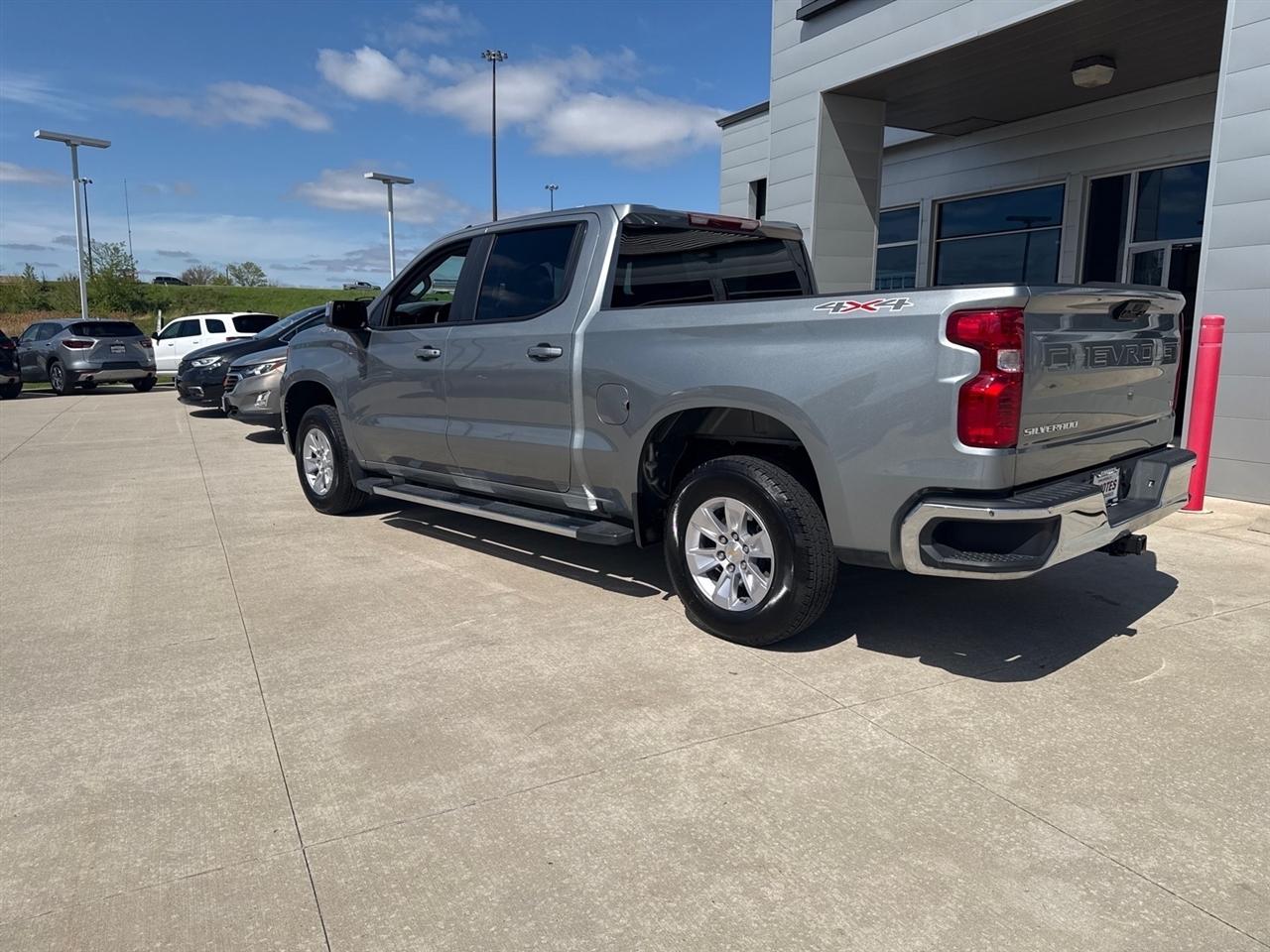 Chevrolet Silverado 1500 LT Crew Cab 4WD 2026