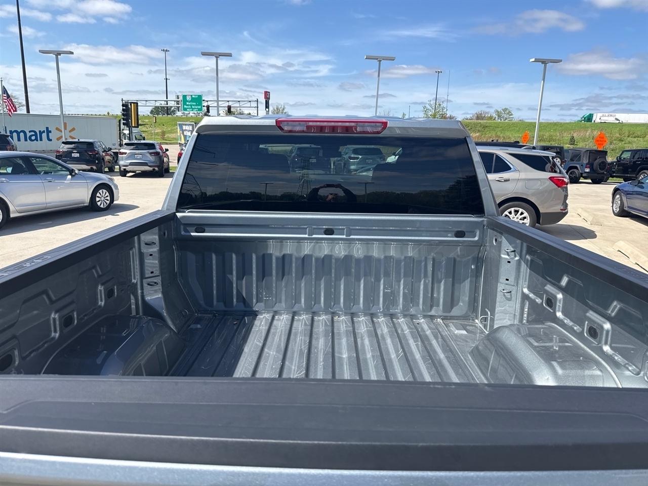 Chevrolet Silverado 1500 LT Crew Cab 4WD 2026