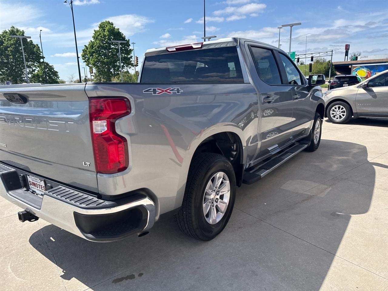 Chevrolet Silverado 1500 LT Crew Cab 4WD 2026