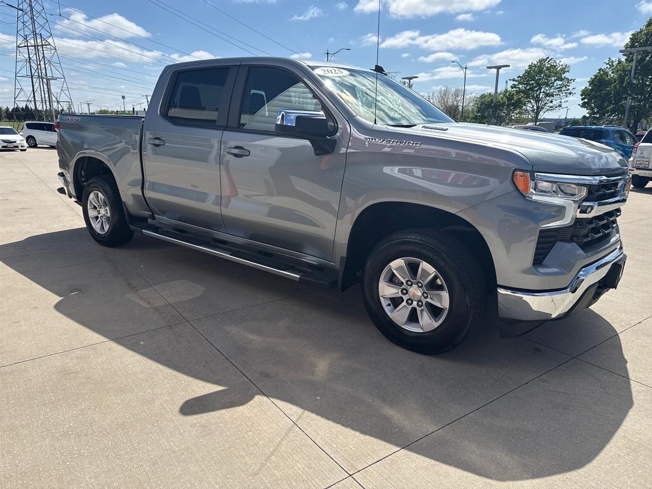 Chevrolet Silverado 1500 LT Crew Cab 4WD 2026