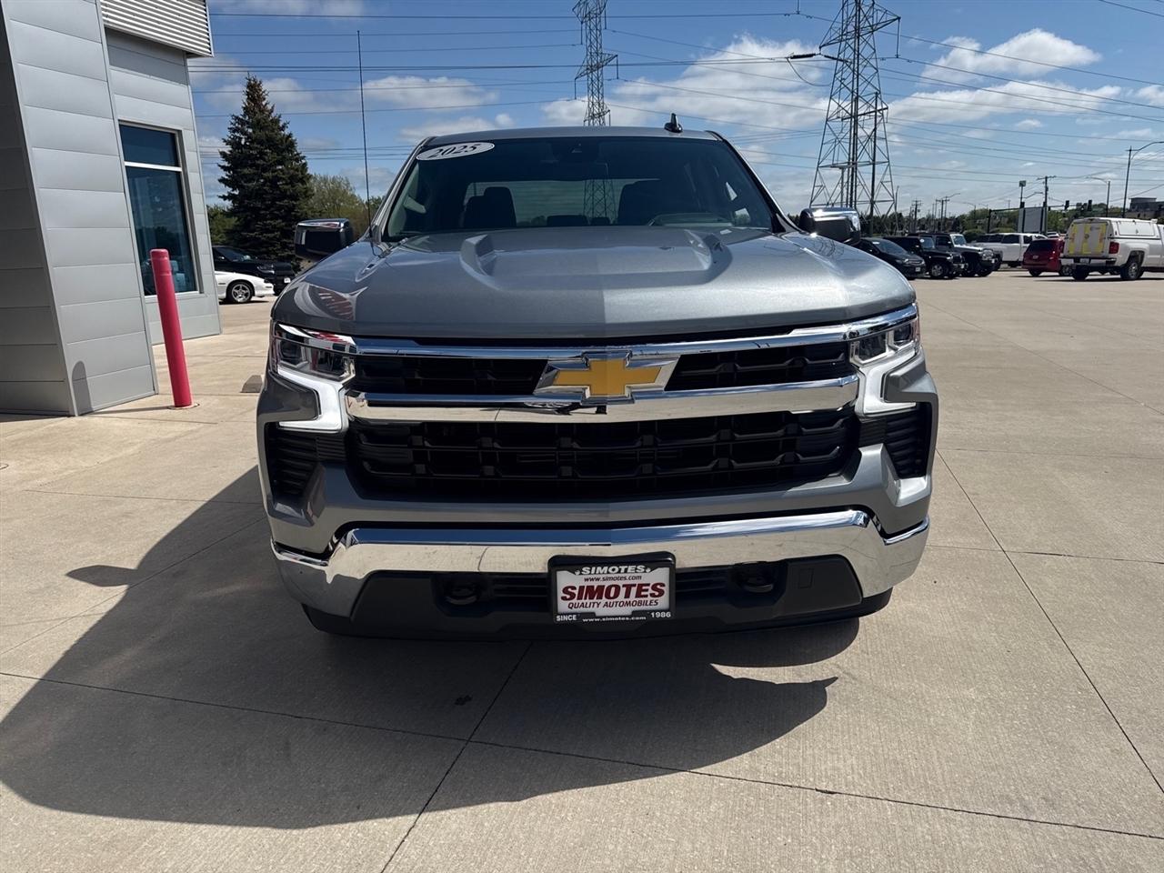 Chevrolet Silverado 1500 LT Crew Cab 4WD 2026