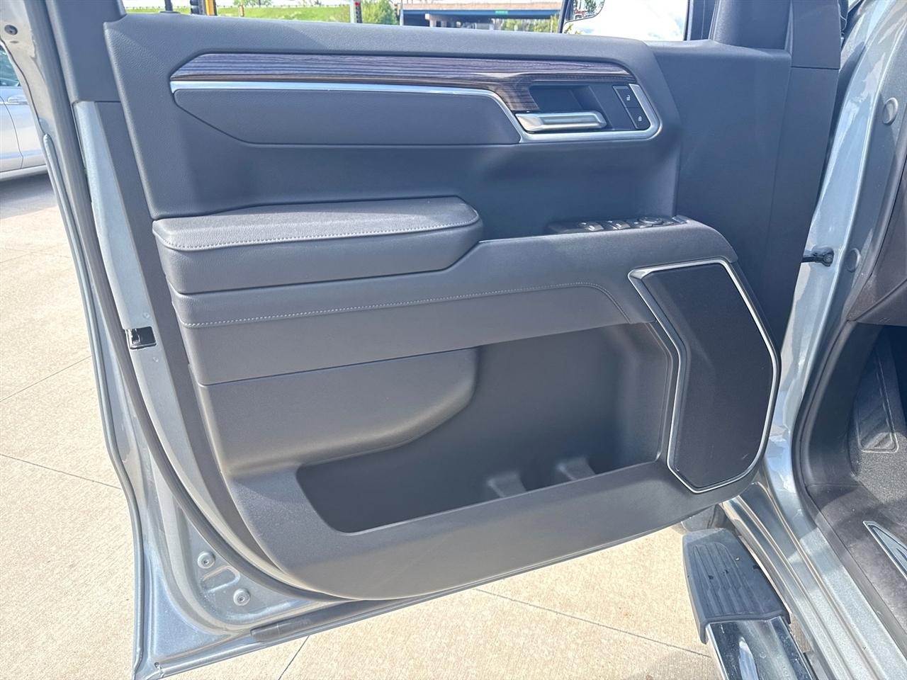 Chevrolet Silverado 1500 LT Crew Cab 4WD 2026