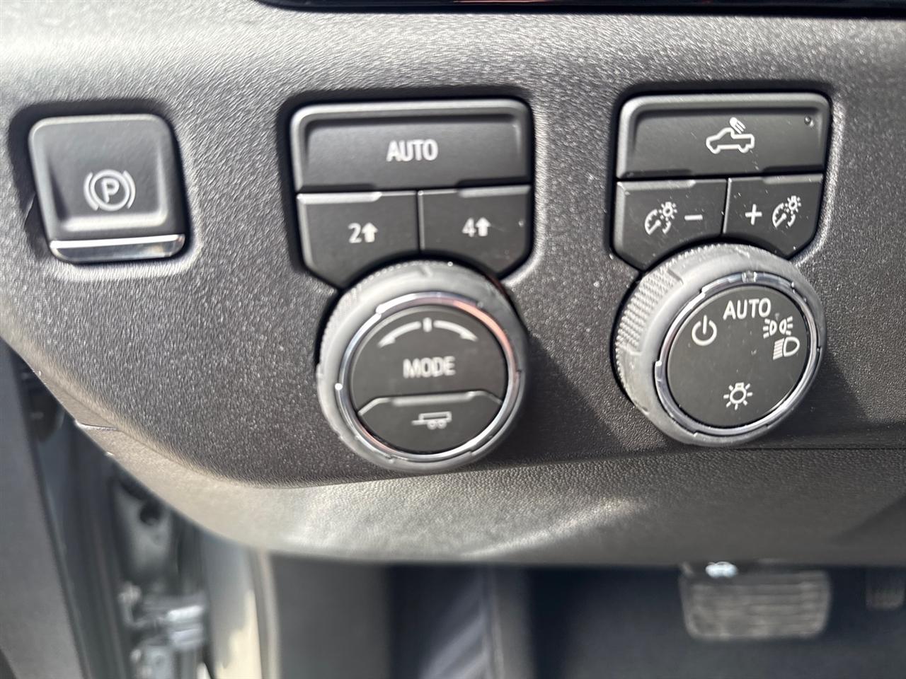 Chevrolet Silverado 1500 LT Crew Cab 4WD 2026