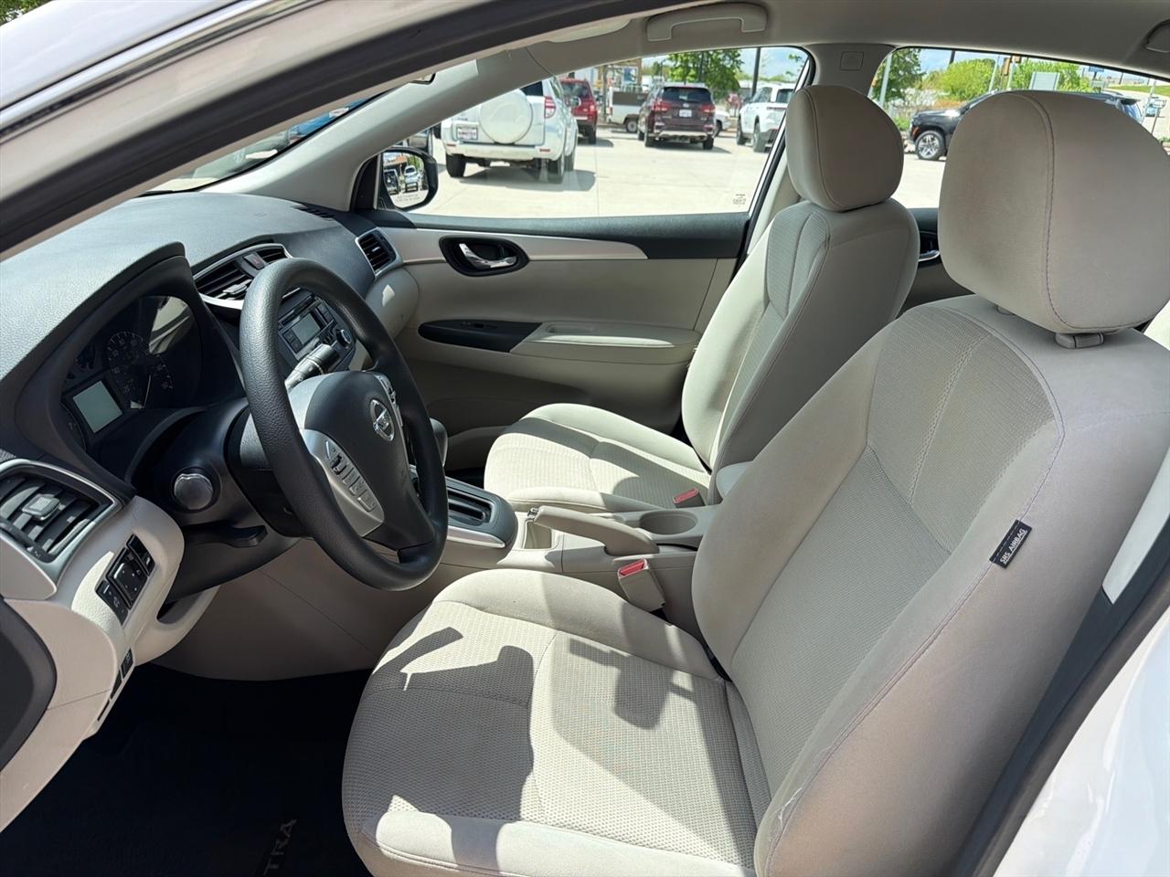 Nissan Sentra S 2016
