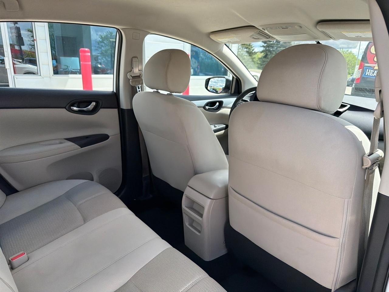 Nissan Sentra S 2016