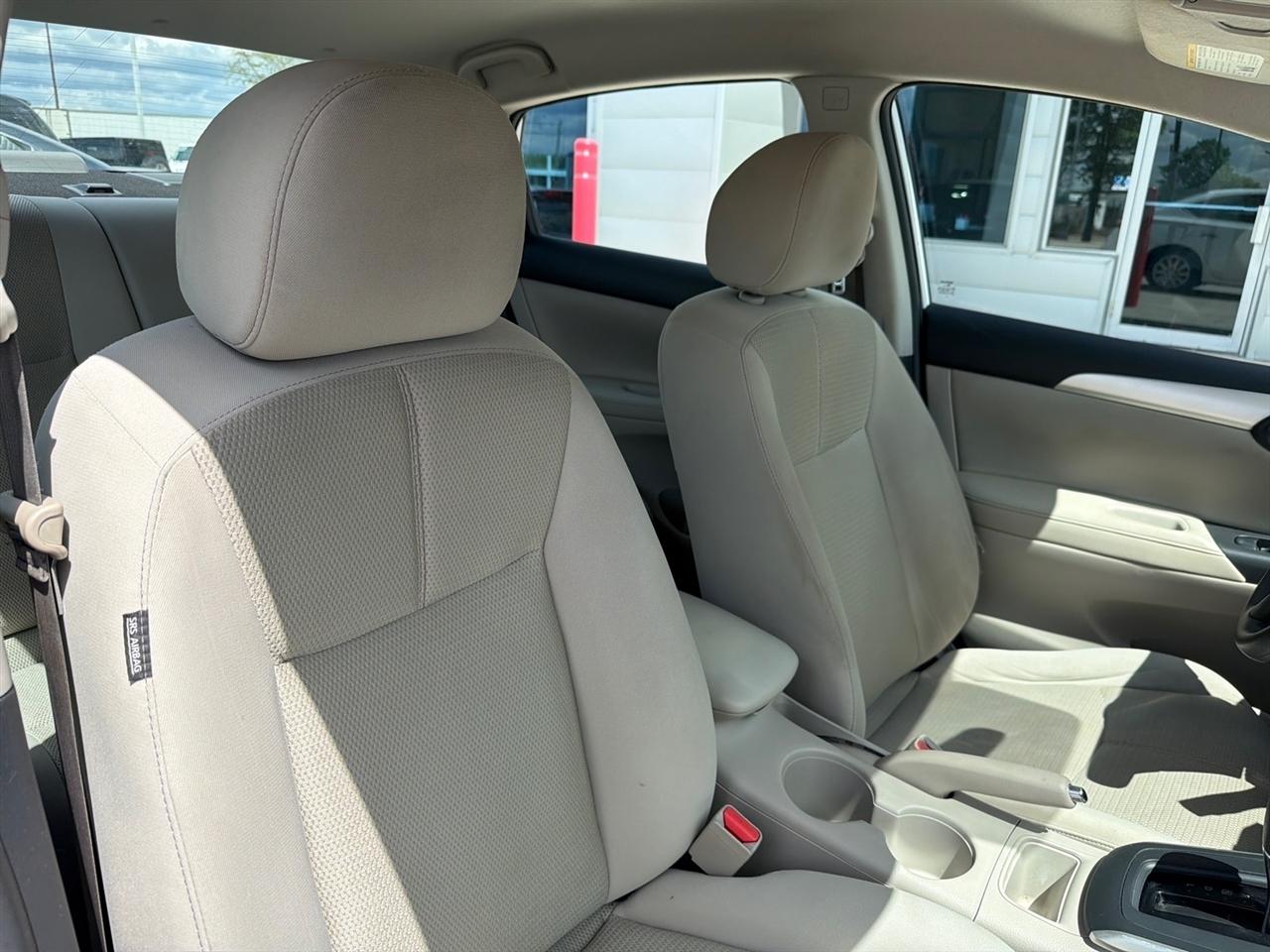 Nissan Sentra S 2016