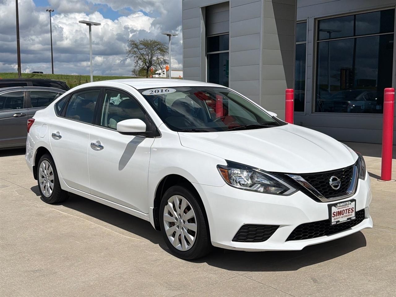 Nissan Sentra S 2016