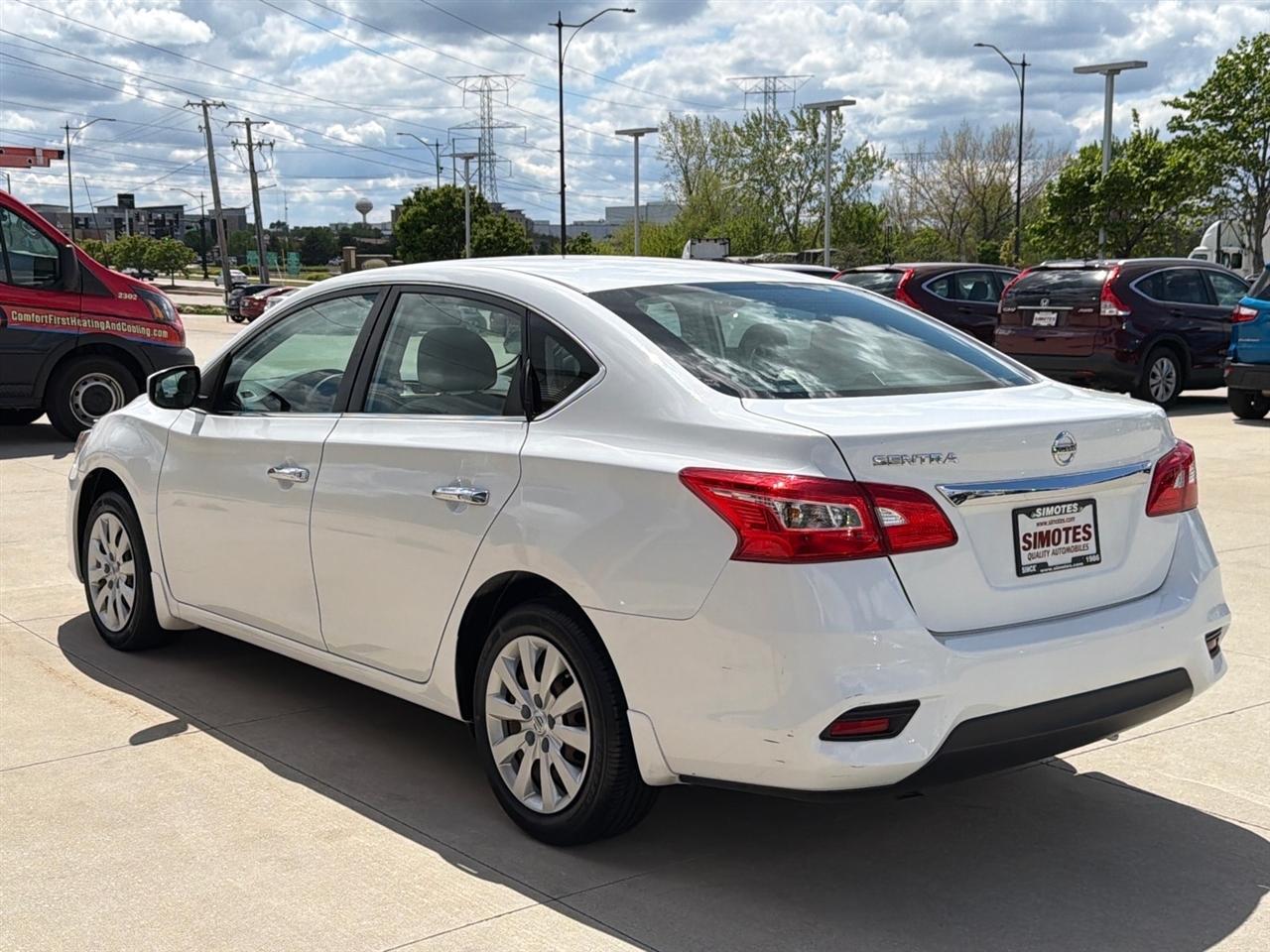 Nissan Sentra S 2016