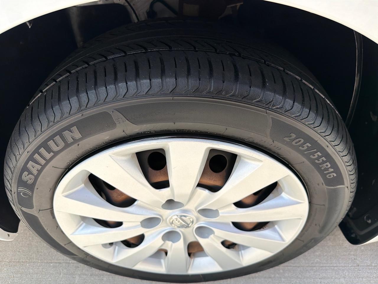 Nissan Sentra S 2016