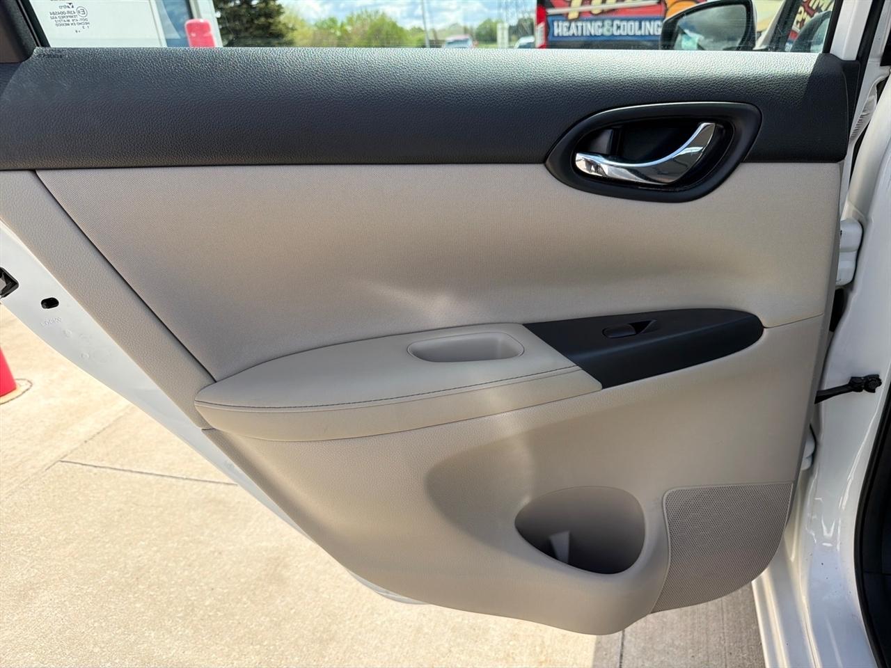 Nissan Sentra S 2016