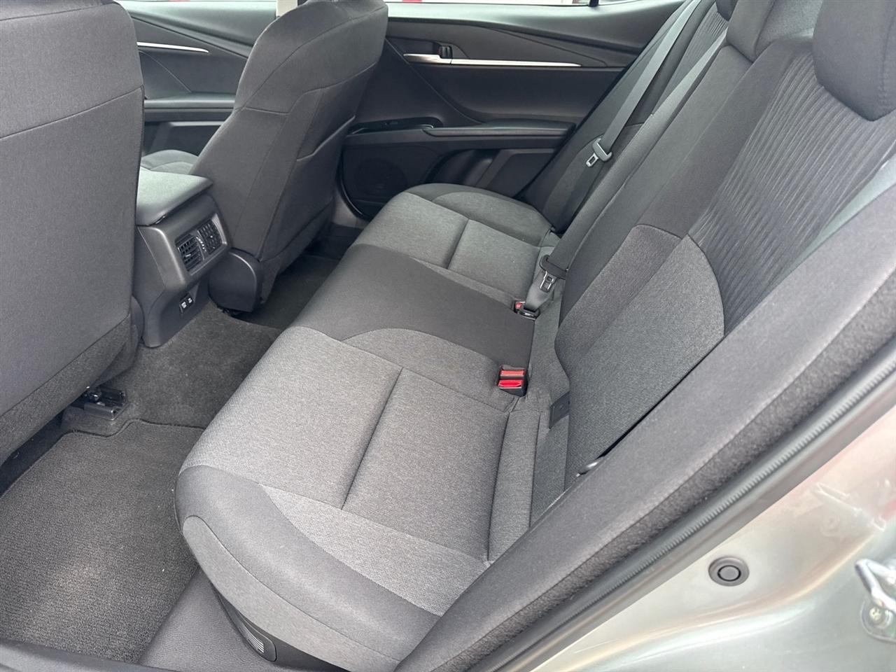 Toyota Camry Hybrid XLE 2026