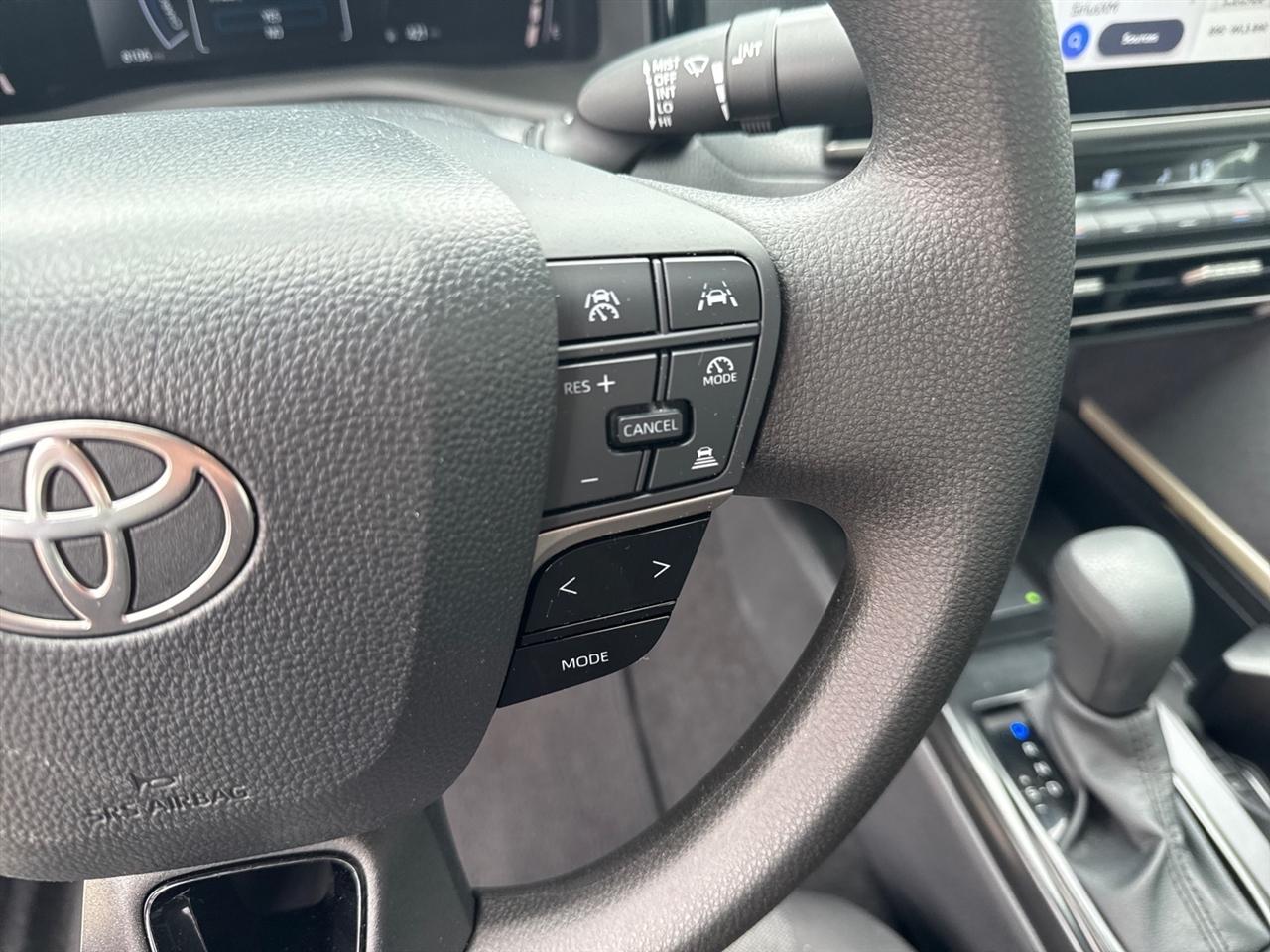 Toyota Camry Hybrid XLE 2026