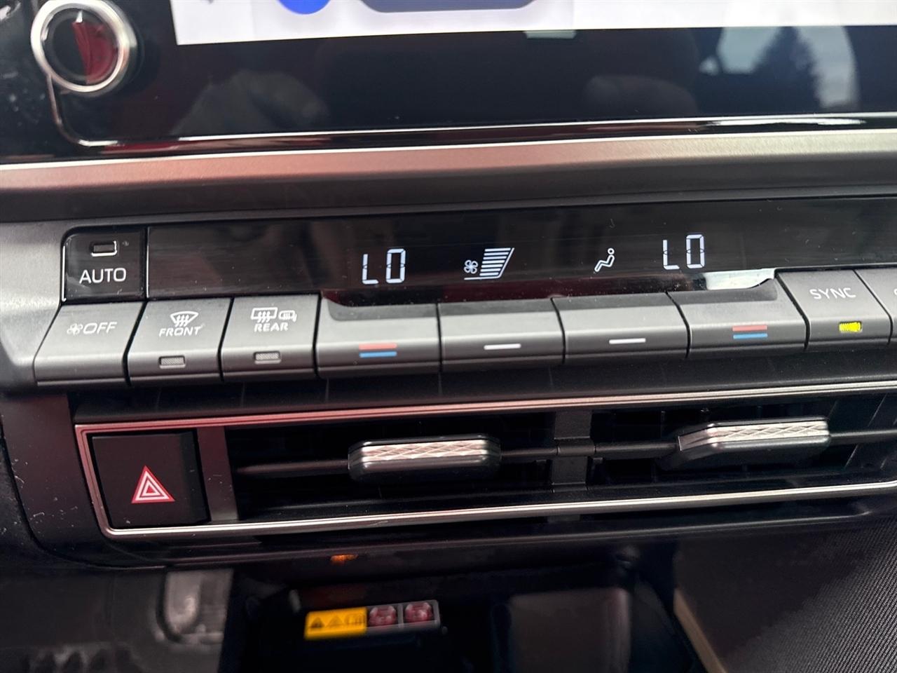 Toyota Camry Hybrid XLE 2026