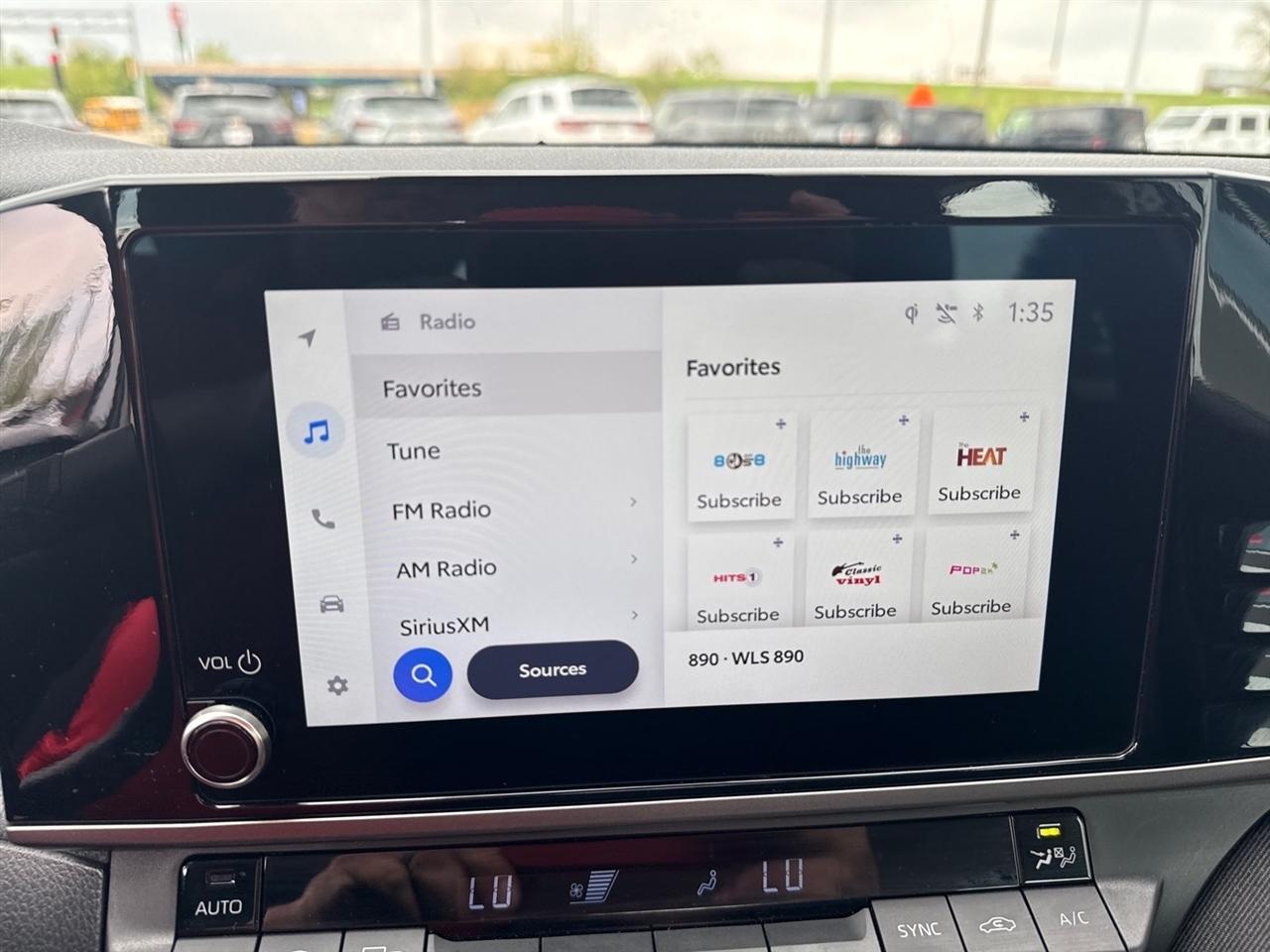 Toyota Camry Hybrid XLE 2026