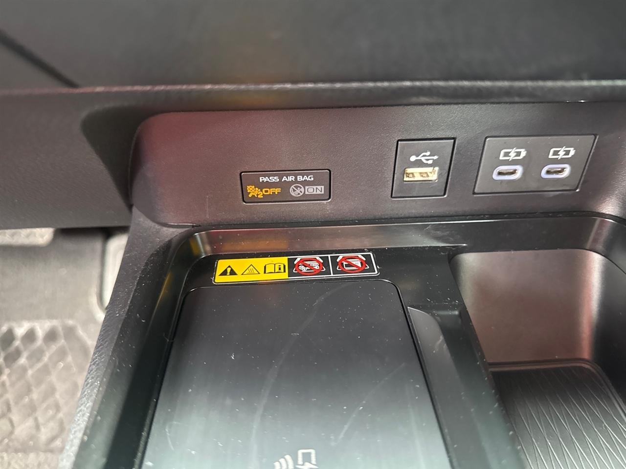 Toyota Camry Hybrid XLE 2026