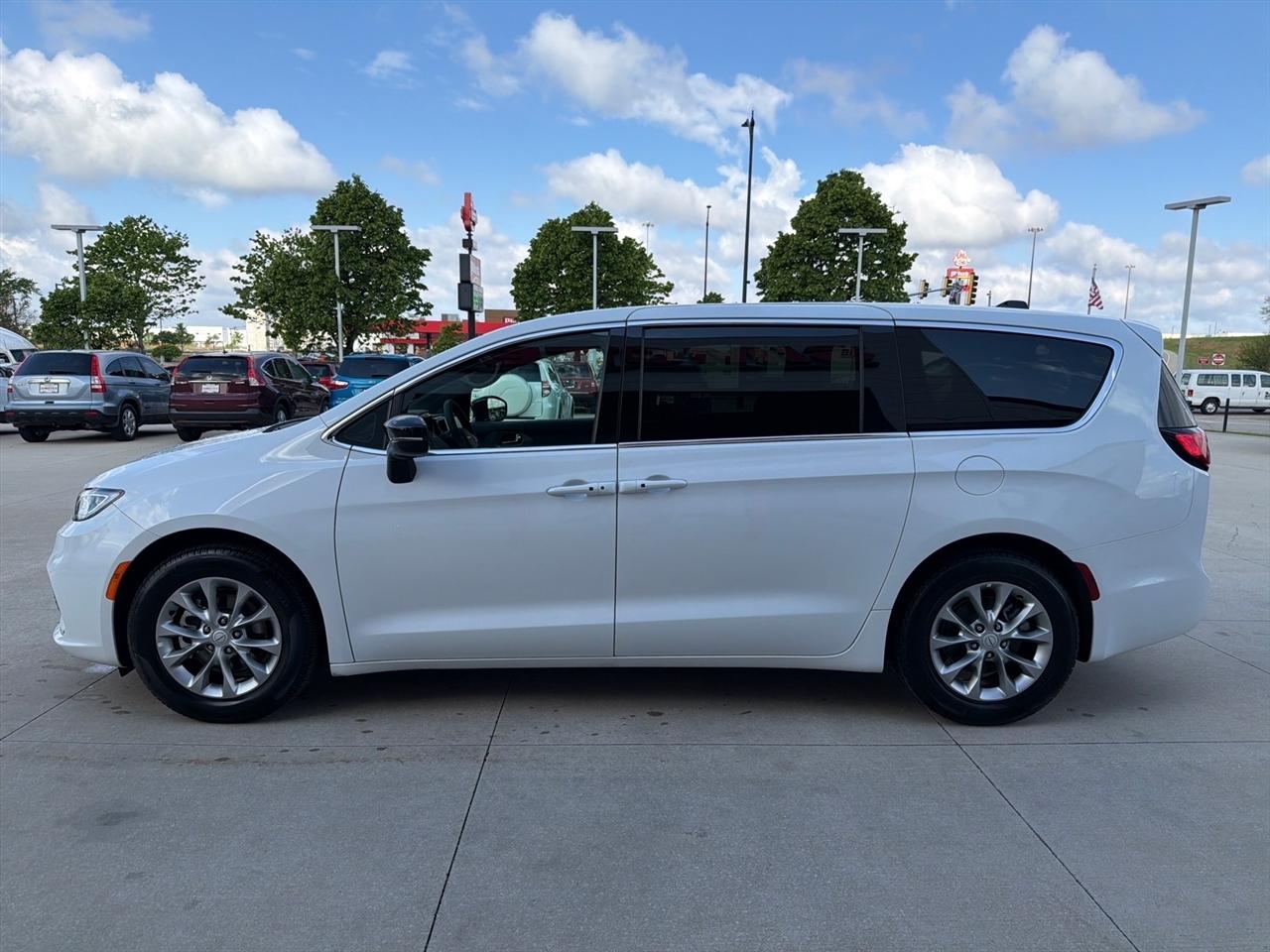 Chrysler Pacifica Limited 2026