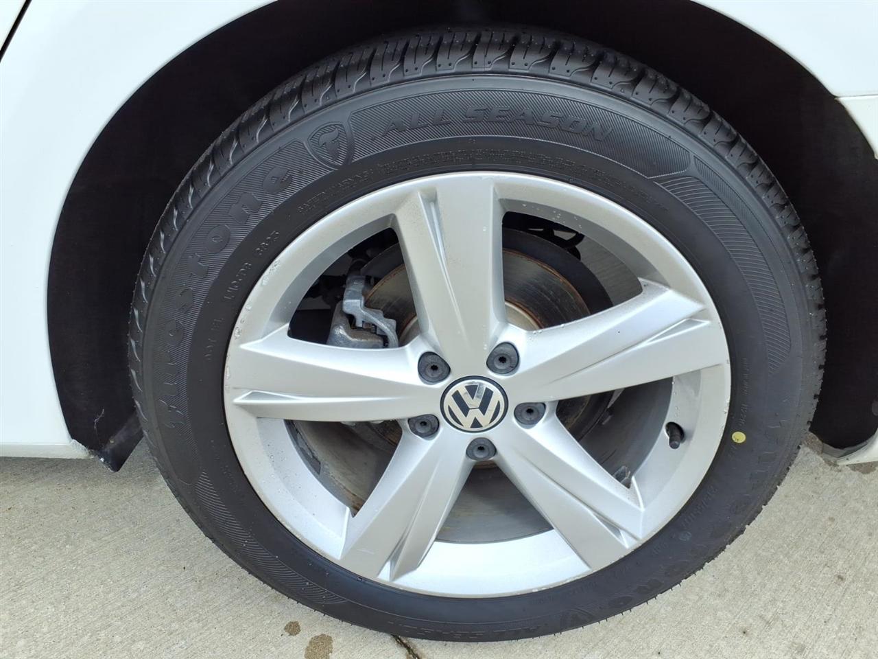 Volkswagen Passat Limited Edition 4D Sedan 2015