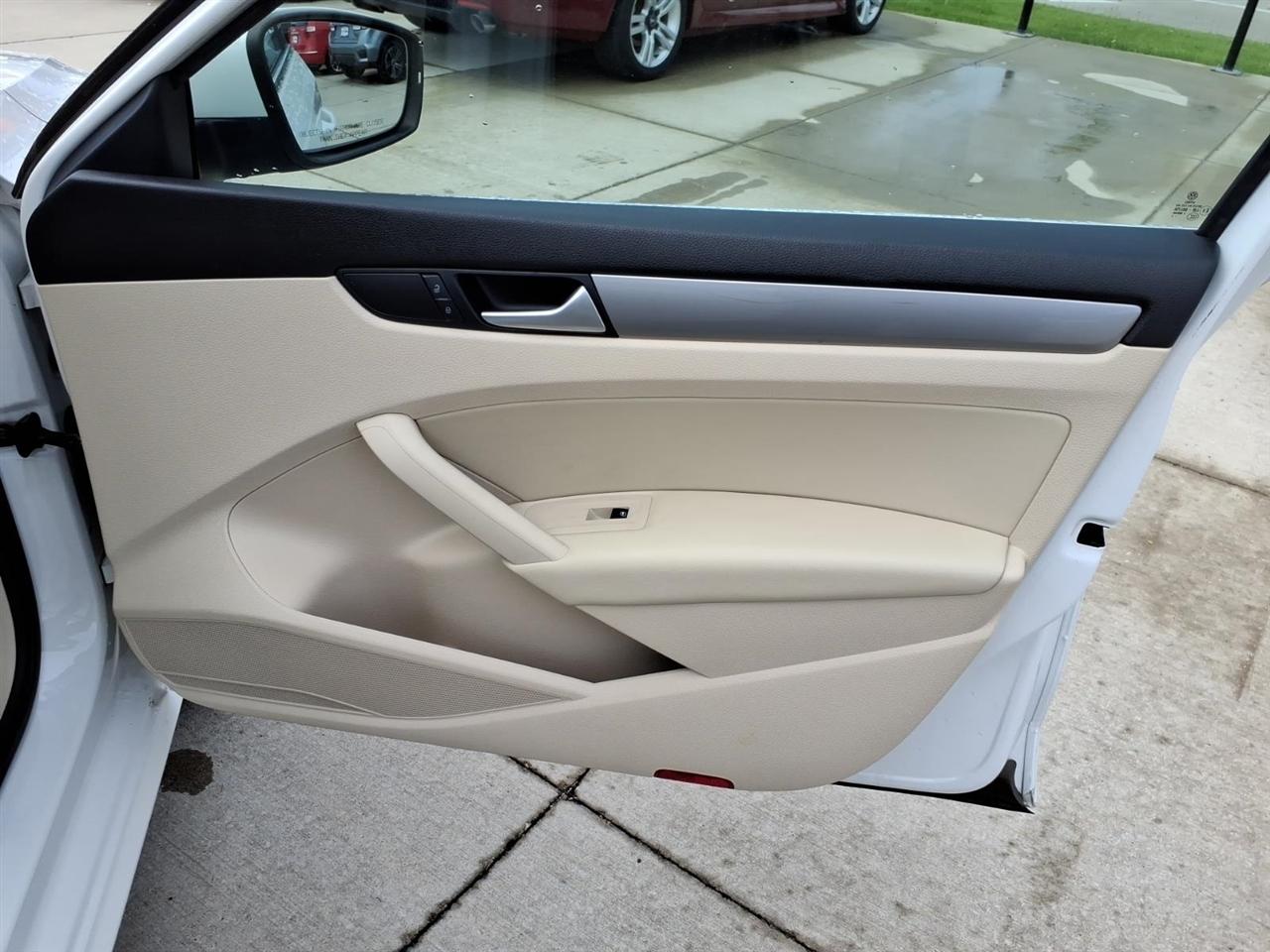 Volkswagen Passat Limited Edition 4D Sedan 2015