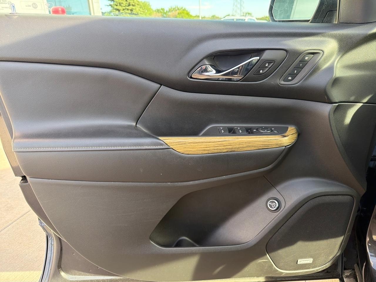 GMC Acadia Denali AWD 2018