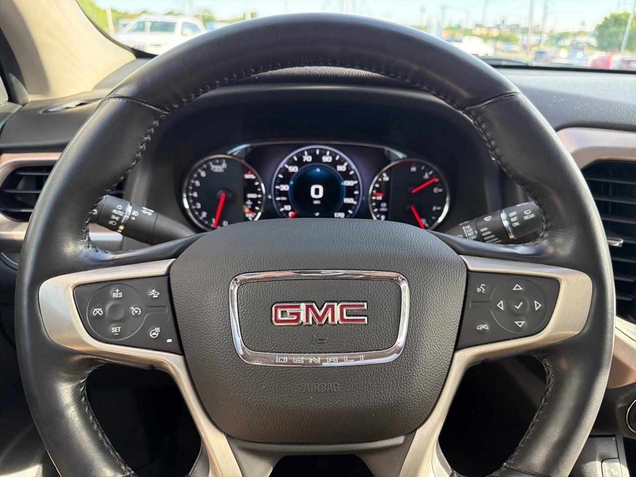 GMC Acadia Denali AWD 2018