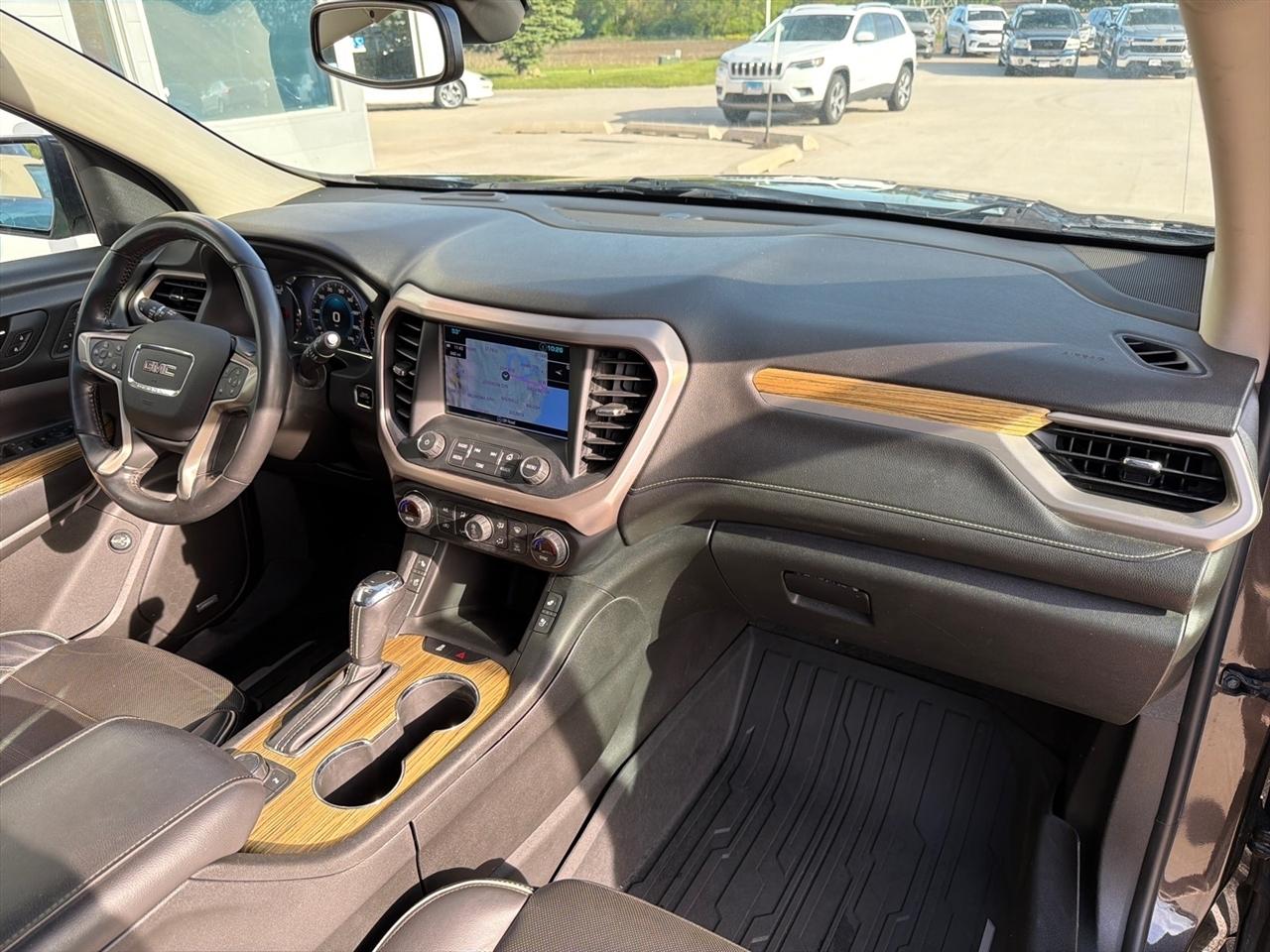GMC Acadia Denali AWD 2018