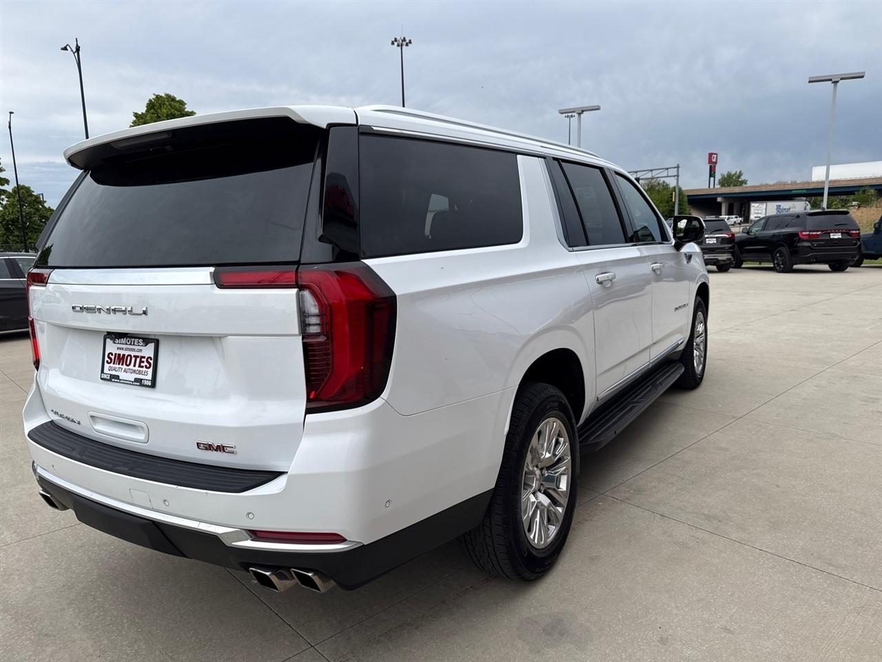 GMC Yukon XL Denali 4WD 2025