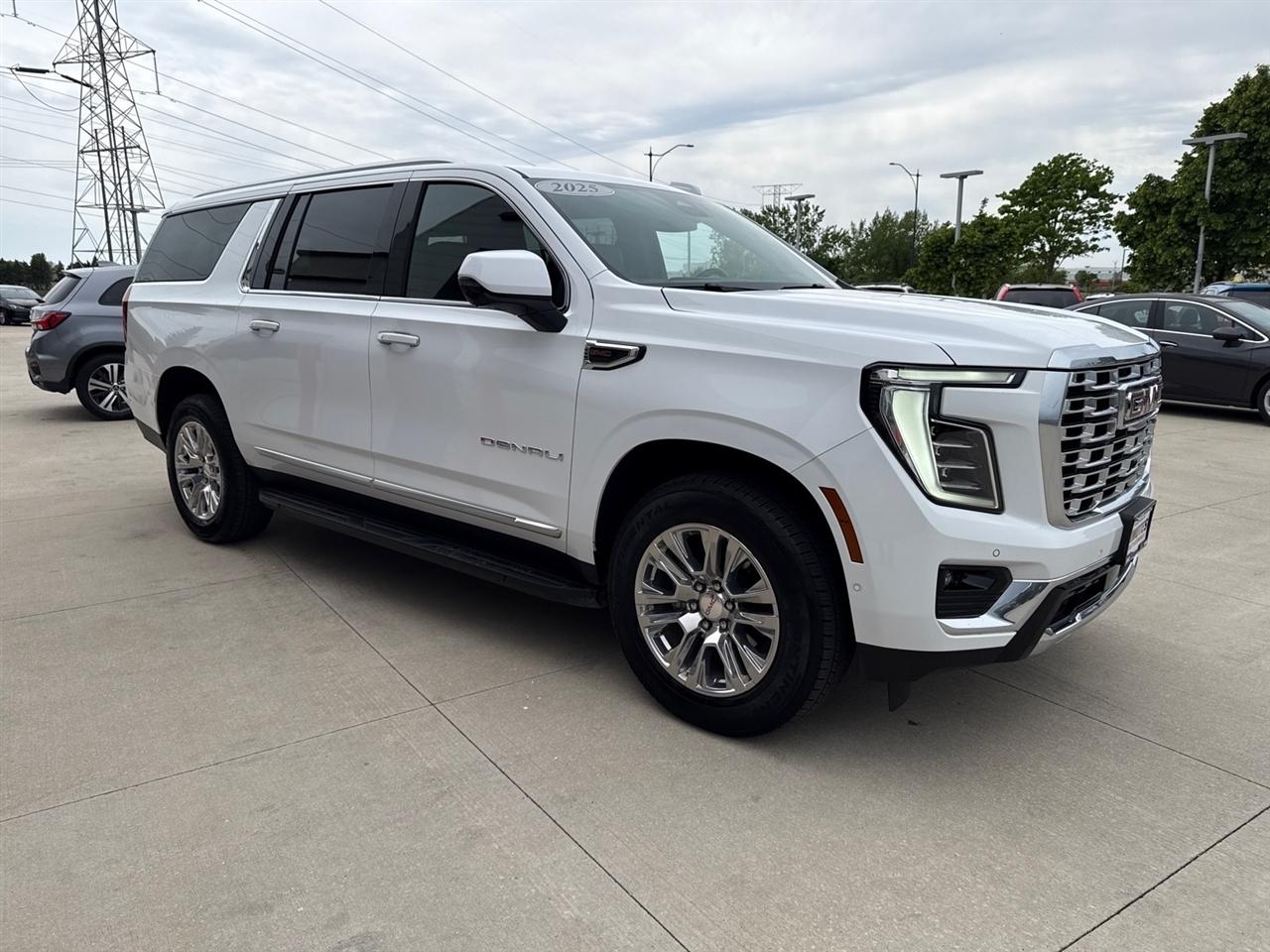 GMC Yukon XL Denali 4WD 2025