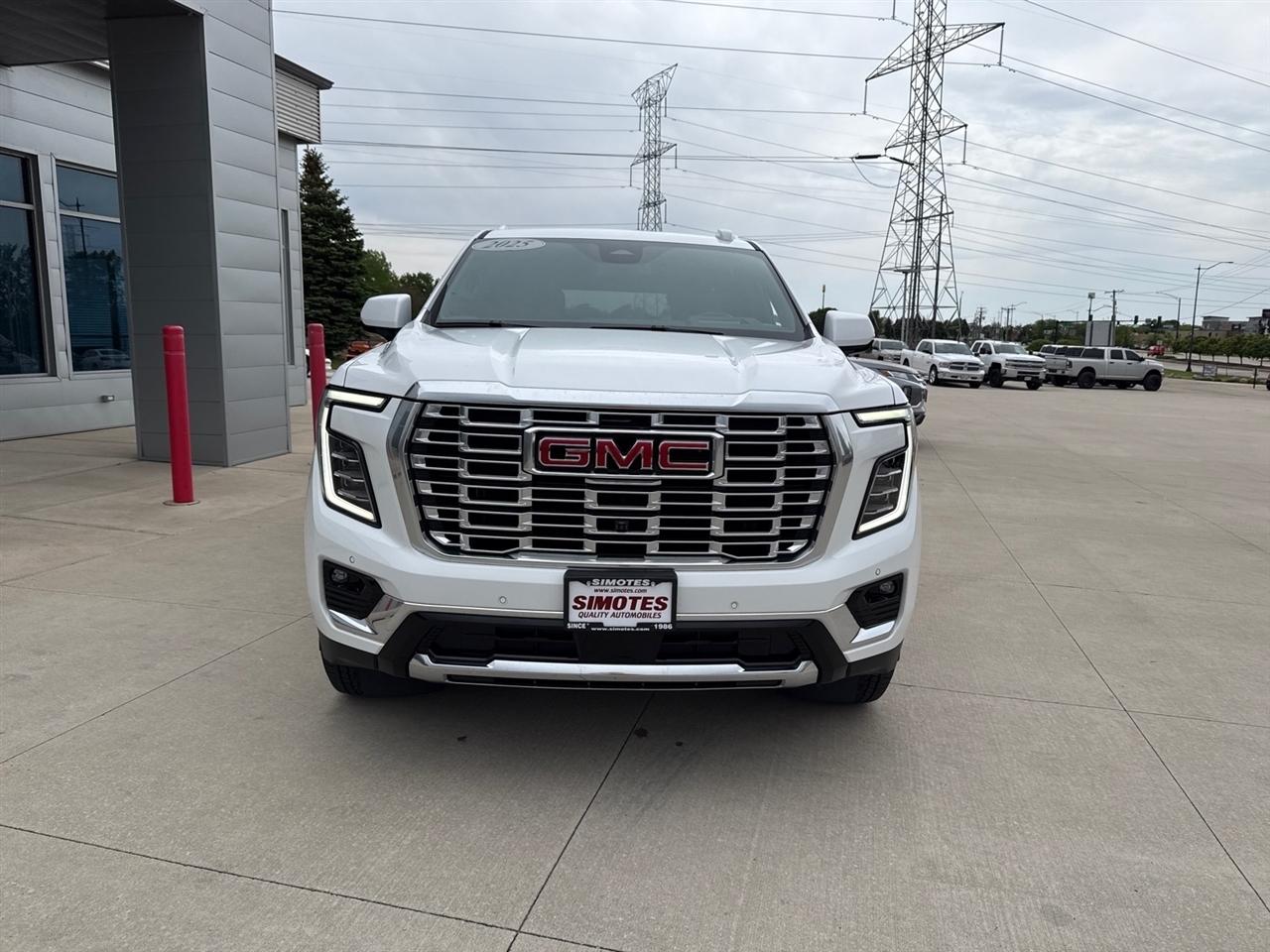 GMC Yukon XL Denali 4WD 2025