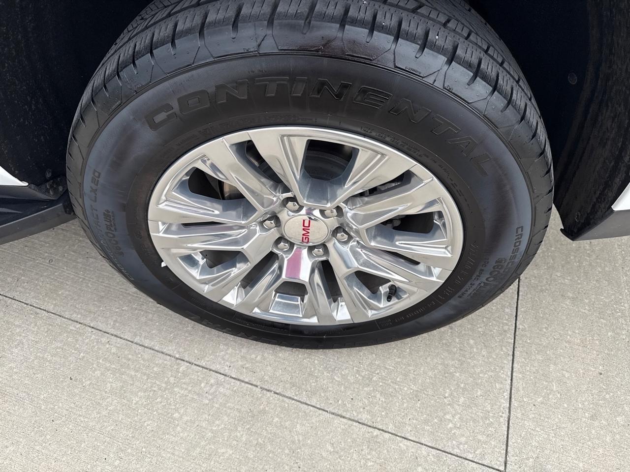GMC Yukon XL Denali 4WD 2025
