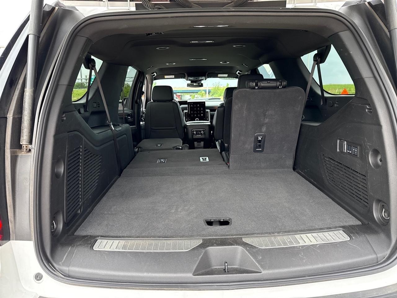 GMC Yukon XL Denali 4WD 2025