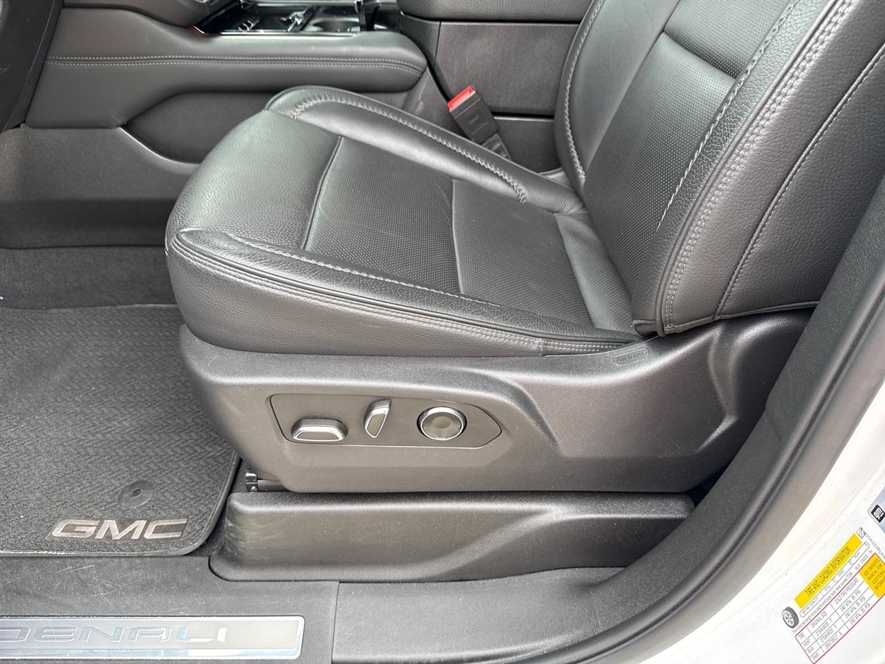 GMC Yukon XL Denali 4WD 2025