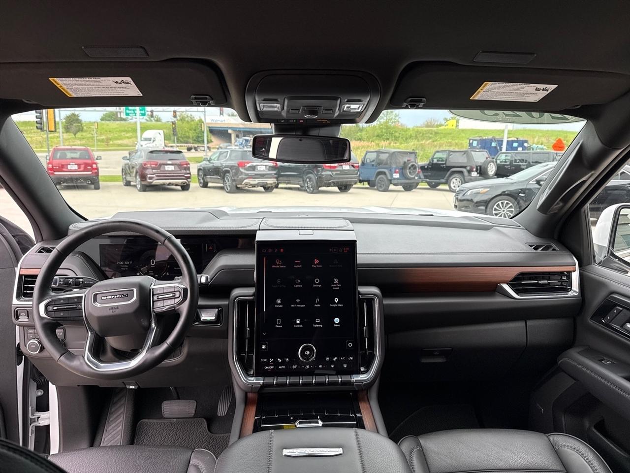 GMC Yukon XL Denali 4WD 2025