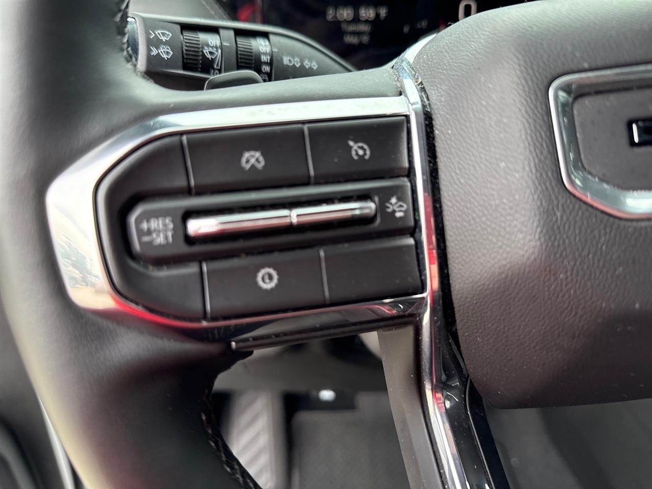 GMC Yukon XL Denali 4WD 2025