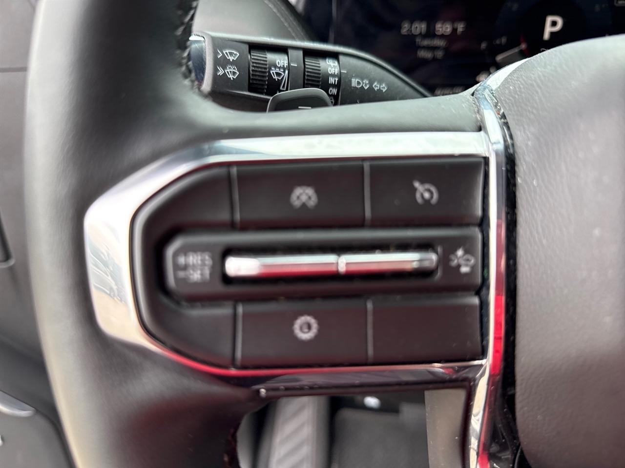 GMC Yukon XL Denali 4WD 2025