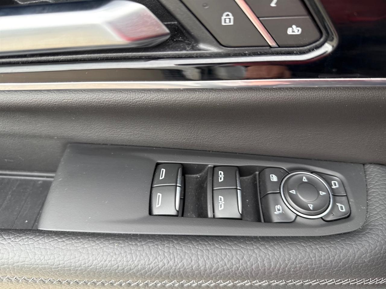 GMC Yukon XL Denali 4WD 2025