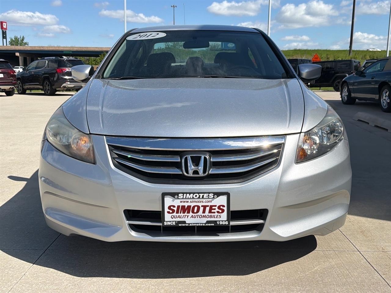 Honda Accord LX sedan AT 2012
