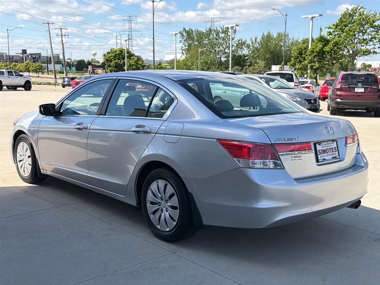 Honda Accord LX sedan AT 2012