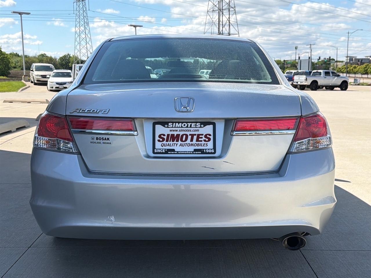 Honda Accord LX sedan AT 2012